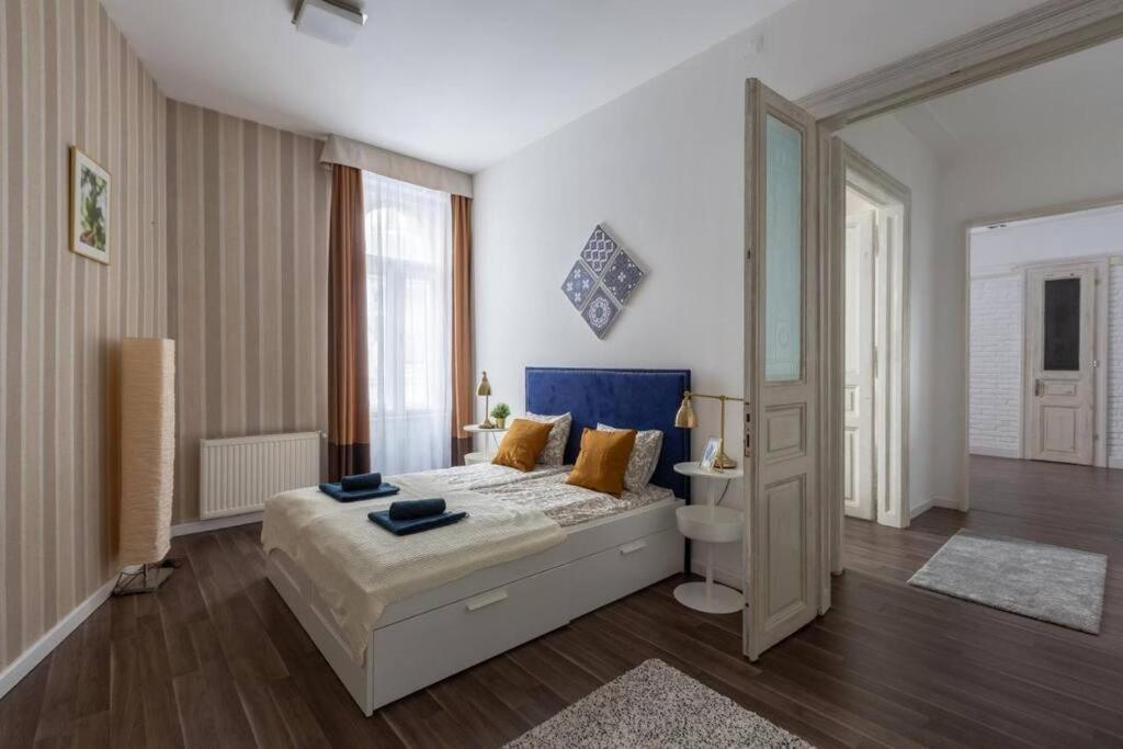 Chic, Captivating Space Near Opera House Budapest Exterior photo